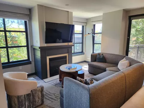 50 Hillside Dr #240, Mammoth Lakes, CA 93546