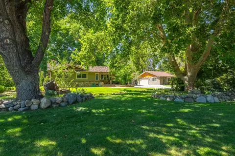 325 Mt Tom Rd, Bishop, CA 93514 photo 4