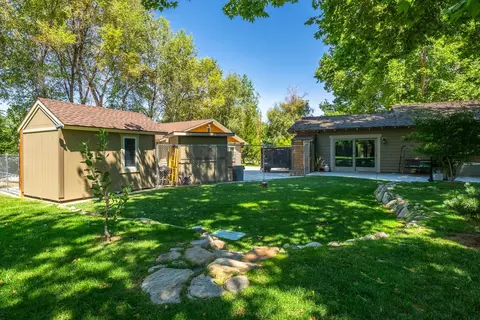 325 Mt Tom Rd, Bishop, CA 93514 photo 33
