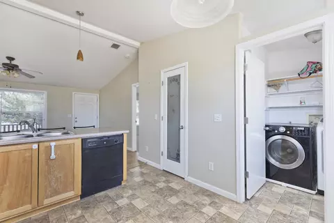 859 E Mono Lake Dr, Lee Vining, CA 93541 photo 10