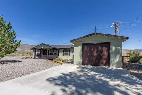 859 E Mono Lake Dr, Lee Vining, CA 93541 photo 2