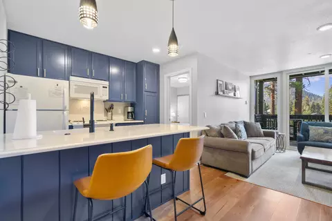 261 Lakeview Blvd #55, Mammoth Lakes, CA 93546