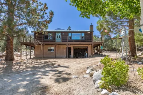 57 Turkey Ln, Crowley Lake, CA 93546