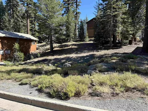 75 Convict Dr, Mammoth Lakes, CA 93546 photo 3