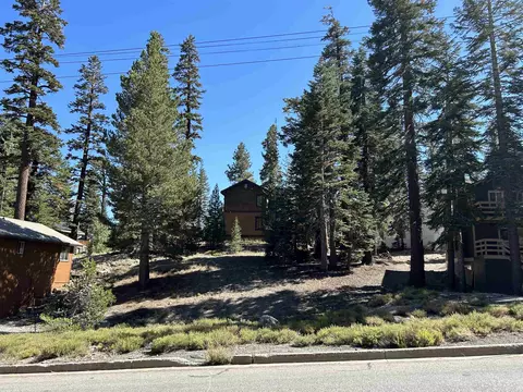 75 Convict Dr, Mammoth Lakes, CA 93546