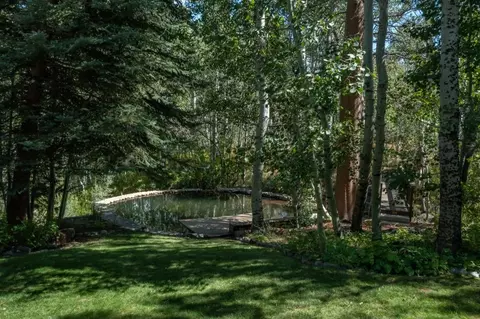 249 Juniper Dr, Crowley Lake, CA 93546