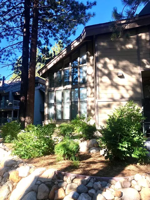 2252 Meridian Blvd #28, Mammoth Lakes, CA 93546