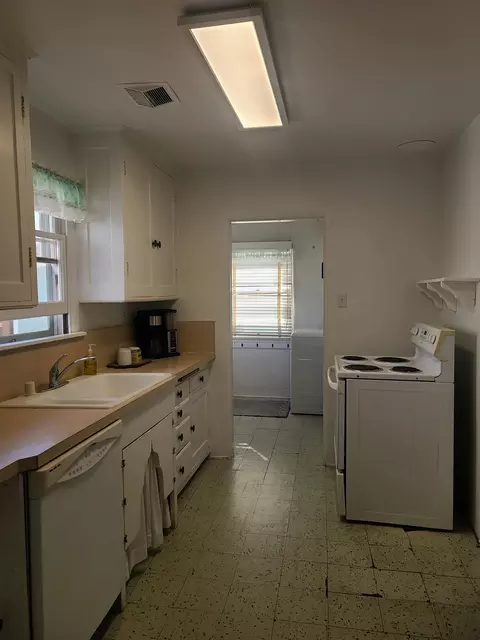 605 E South St, Lone Pine, CA 93545 photo 5