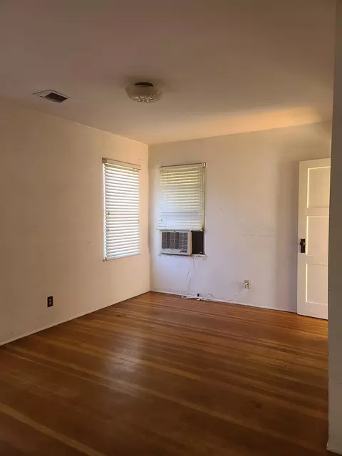 605 E South St, Lone Pine, CA 93545 photo 7