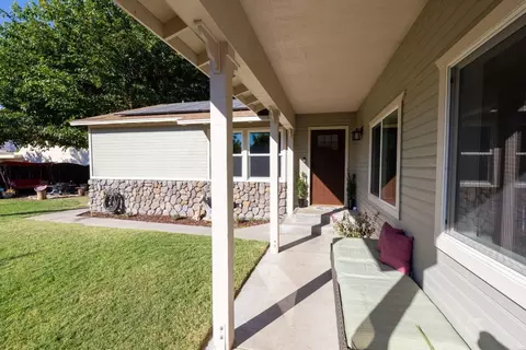 607 W Pine St, Bishop, CA 93514 photo 4
