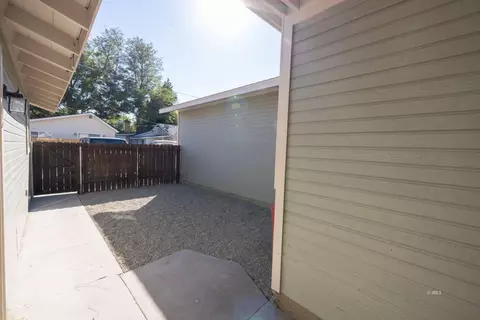 607 W Pine St, Bishop, CA 93514 photo 34