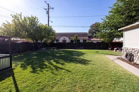 607 W Pine St, Bishop, CA 93514 photo 5