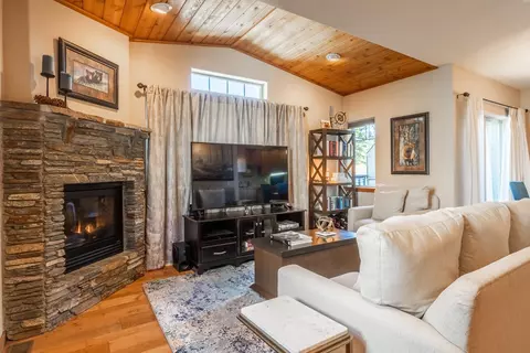 45 Mountain Blvd #3, Mammoth Lakes, CA 93546