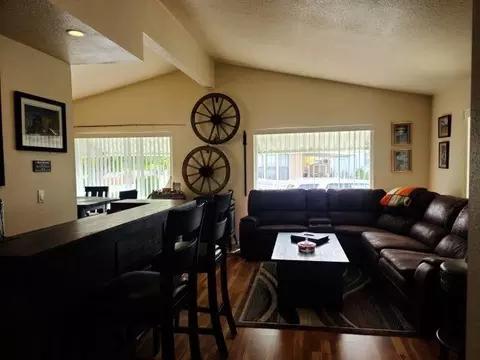 2313 Darby Ave, Bishop, CA 93514 photo 3