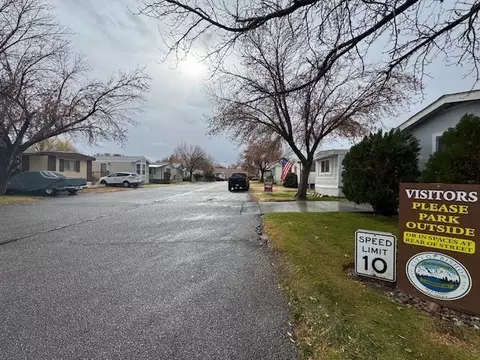 198 Maciver St, Bishop, CA 93514 photo 17