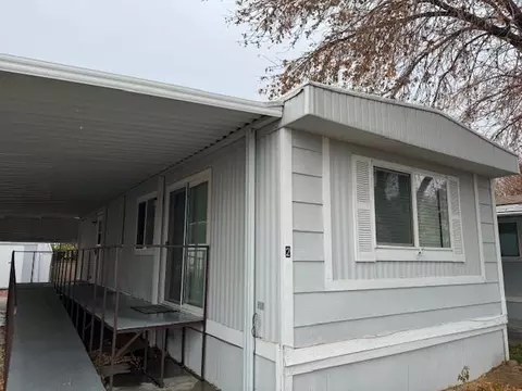 198 Maciver St, Bishop, CA 93514 photo 2
