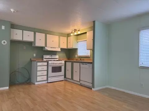 198 Maciver St, Bishop, CA 93514 photo 6