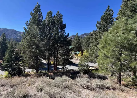 572 Majestic Pines Dr, Mammoth Lakes, CA 93546