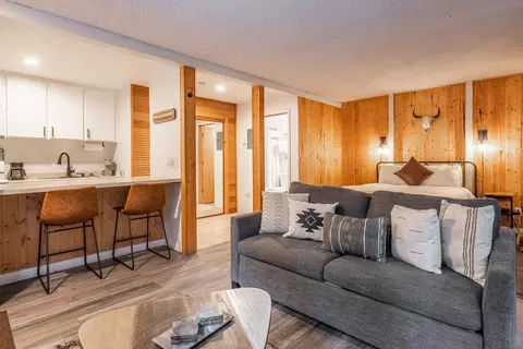 153 Lake Mary Rd #11, Mammoth Lakes, CA 93546