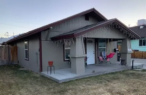 324 Clarke St, Bishop, CA 93514 photo 2