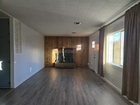 351 Willow St, Bishop, CA 93514 photo 3