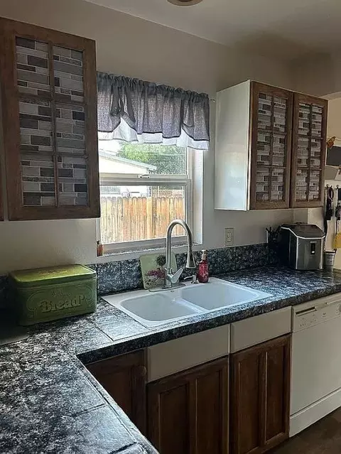 851 Lee St, Bishop, CA 93514 photo 5