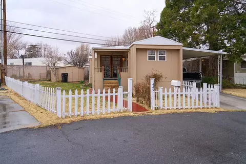 1445 Dunbar Ln, Bishop, CA 93514