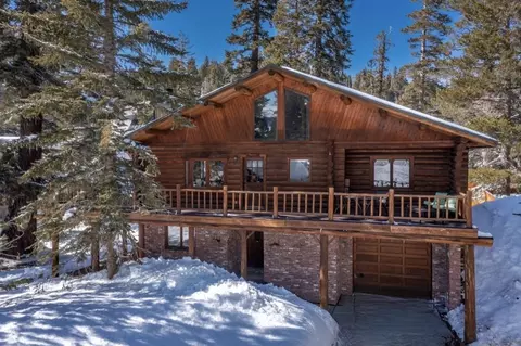 72 Rainbow Ln, Mammoth Lakes, CA 93546