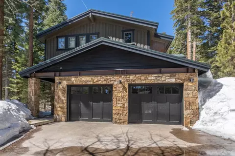 49 Garmisch Pl, Mammoth Lakes, CA 93546