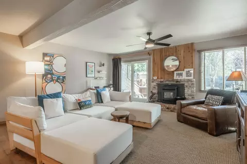 2 Arrowhead Dr #25, Mammoth Lakes, CA 93546
