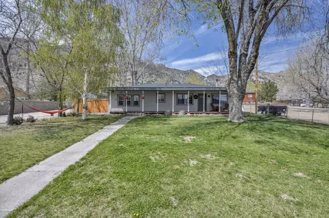 114895 Us Highway 395, Topaz, CA 96133