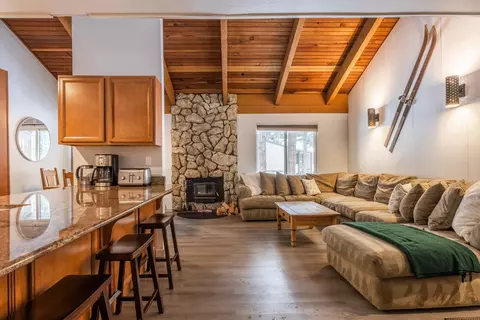 2113 Meridian Blvd #180, Mammoth Lakes, CA 93546