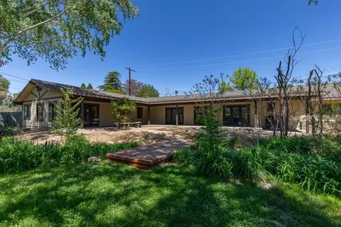 807 S Barlow Ln, Bishop, CA 93514 photo 3