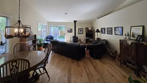 2298 Cheyenne Dr, Bishop, CA 93514 photo 2