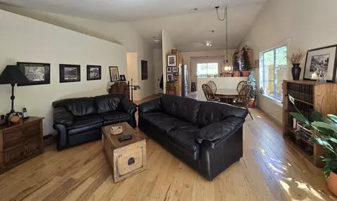 2298 Cheyenne Dr, Bishop, CA 93514 photo 3