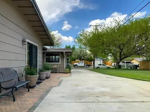 3044 E Cedar St, Bishop, CA 93514 photo 5