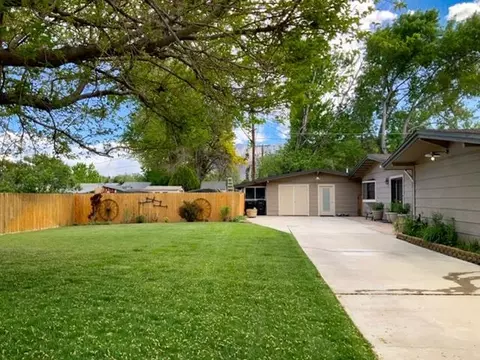 3044 E Cedar St, Bishop, CA 93514 photo 2