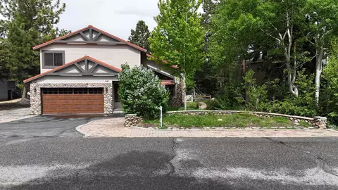 241 Wagon Wheel Rd, Mammoth Lakes, CA 93546