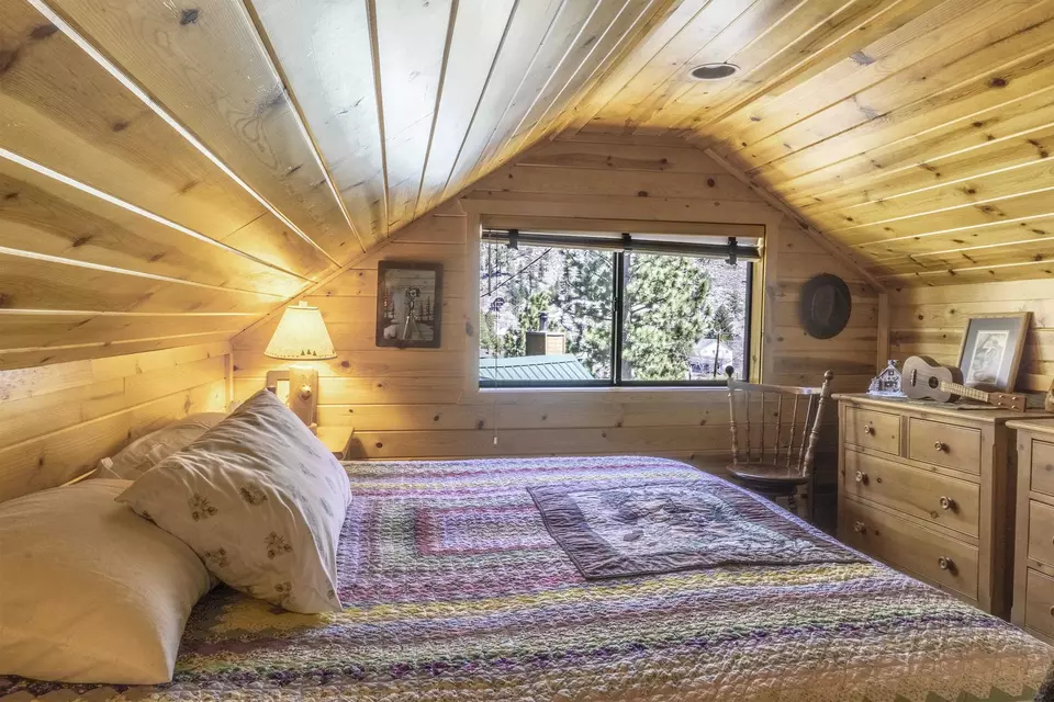 Bedroom - 64 Forest Knoll Rd, June Lake, CA 93529 photo 3 of 4