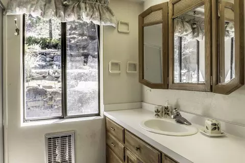 Bath - 64 Forest Knoll Rd, June Lake, CA 93529 photo 1 of 2