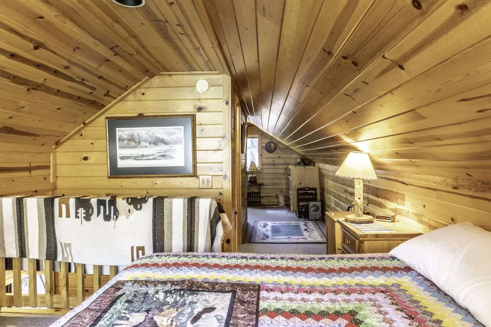 Bedroom - 64 Forest Knoll Rd, June Lake, CA 93529 photo 4 of 4