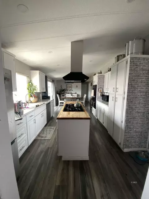 2252 Brigadoon Ave, Bishop, CA 93514 photo 3