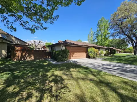 124 Desiderata Ln, Bishop, CA 93514 photo 4