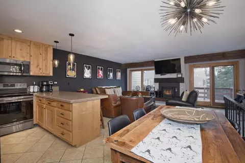 201 Lakeview Blvd #13, Mammoth Lakes, CA 93546