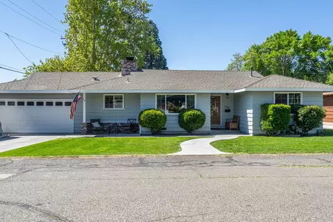 658 Sycamore Dr, Bishop, CA 93514 photo 2