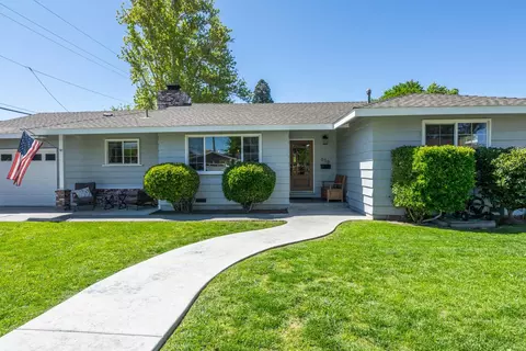 658 Sycamore Dr, Bishop, CA 93514