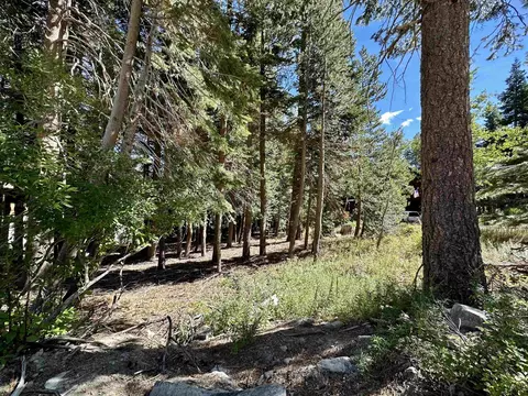 123 Woodman St, Mammoth Lakes, CA 93546