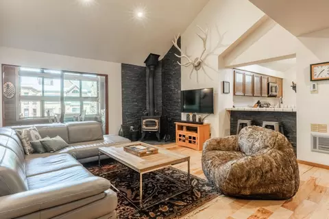 865 Majestic Pines Dr #301, Mammoth Lakes, CA 93546