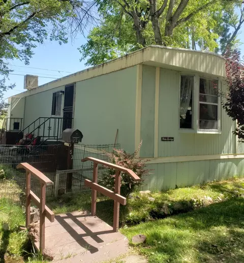 399 E Yaney Apt 53 St, Bishop, CA 93514