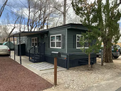 399 E Yaney Apt 10 St, Bishop, CA 93514 photo 2